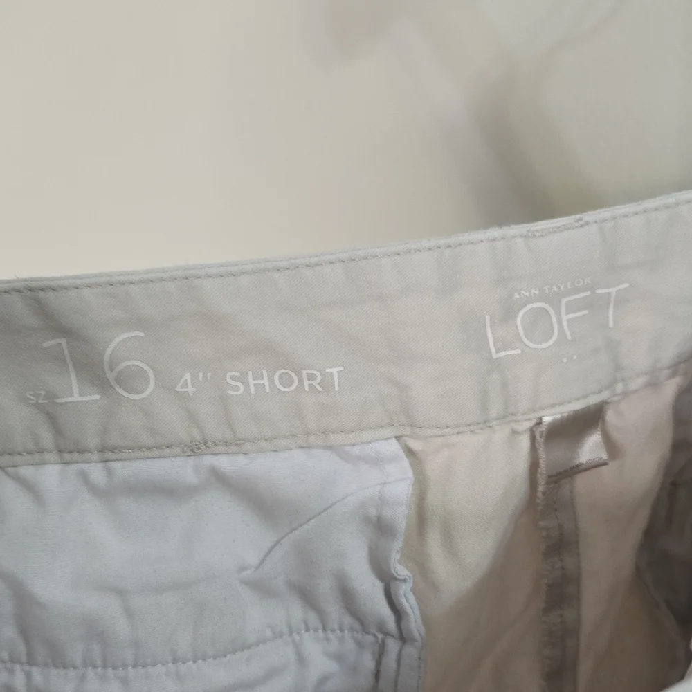 LOFT Cream Bermuda Shorts for Effortless Style‎